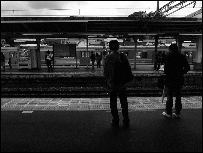 電車待ち.jpg